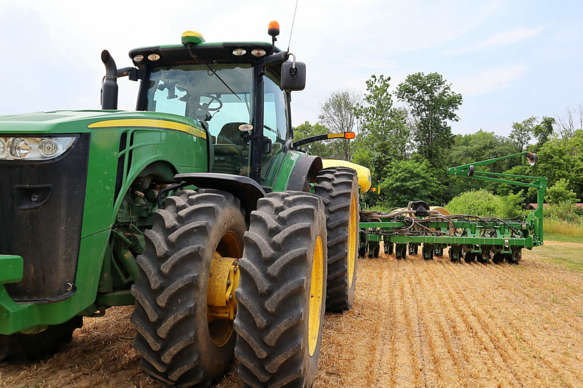 Quality second-hand farm equipment for sale, including tractors, loaders, SPFH, mowers, balers, spreaders, tillers, slurry tanks, and more.