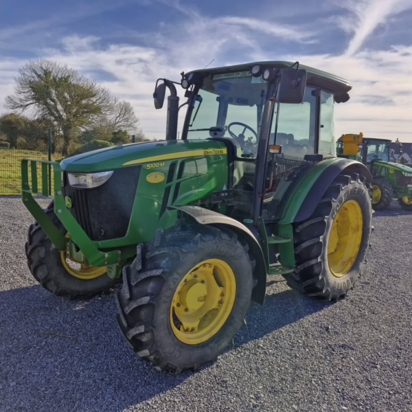 2016 John Deere 5100M