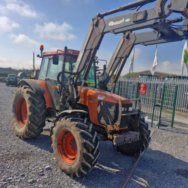 Kubota M105s