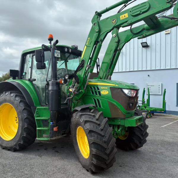 2020 John Deere 6110M