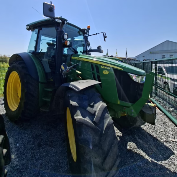 2018 John Deere 5090R