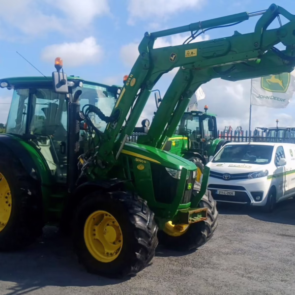 2018 John Deere 5090R