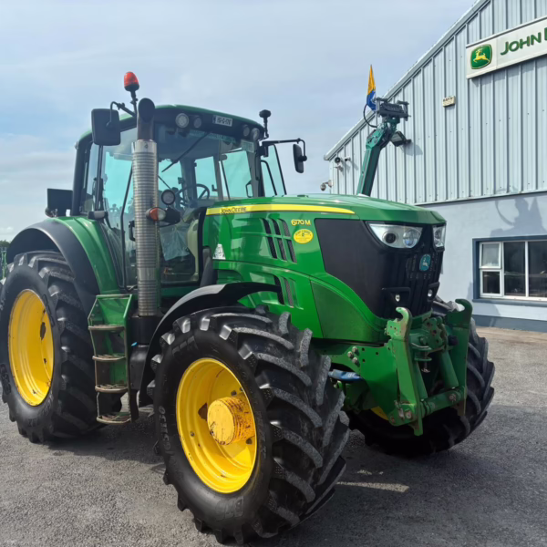 2015 John Deere 6170M